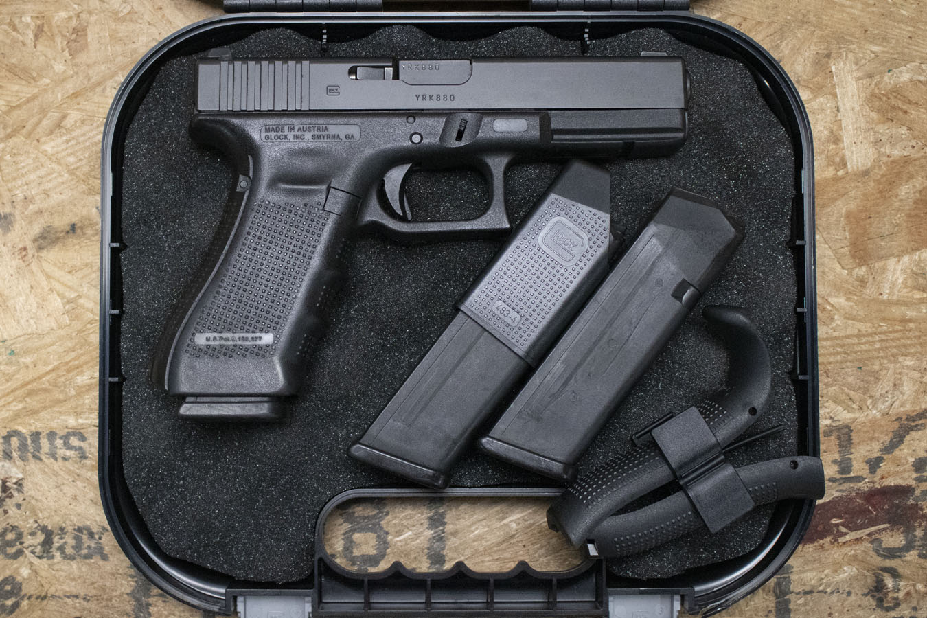 GLOCK Glock 17 Gen4 9mm Police Trade-In Pistol with Three Magazines, Case, and Backstraps